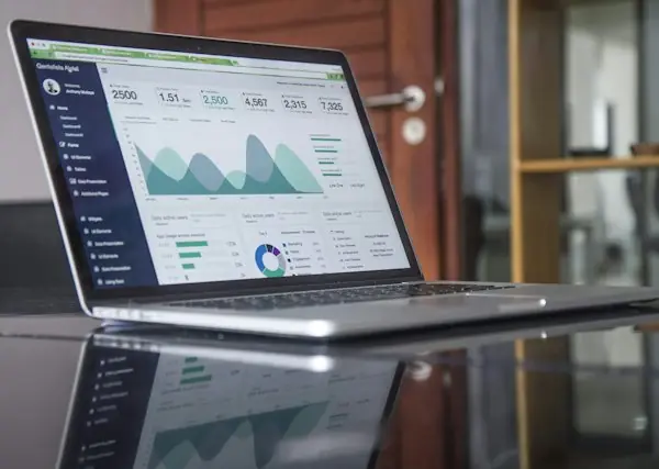 RCM benchmarking KPIs revenue cycle metrics 2026